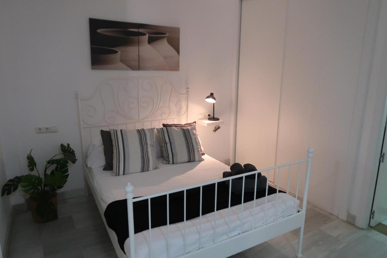 J & E Malaga Center Apartamentos Kültér fotó
