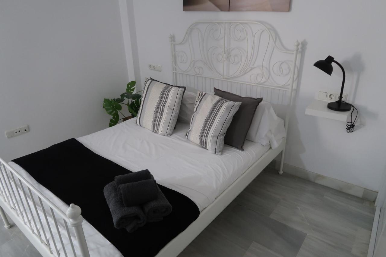 J & E Malaga Center Apartamentos Kültér fotó
